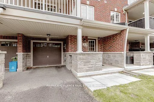 Photo 4 of 9 Hiscott Drive, Hamilton, Waterdown — HOMEH