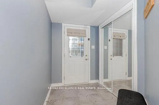 Photo 6 of 9 Hiscott Drive, Hamilton, Waterdown — HOMEH