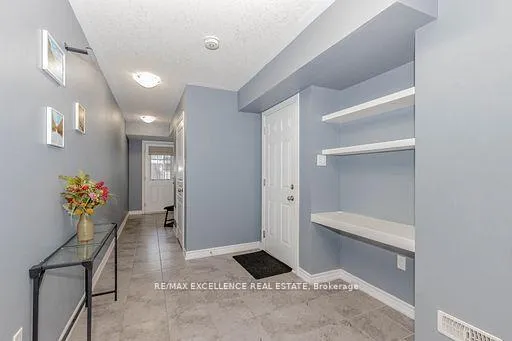 Photo 8 of 9 Hiscott Drive, Hamilton, Waterdown — HOMEH