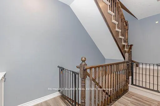 Photo 11 of 9 Hiscott Drive, Hamilton, Waterdown — HOMEH