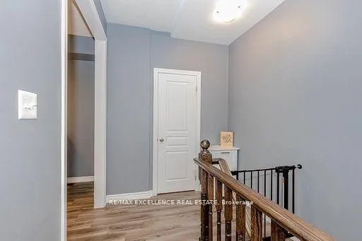Photo 12 of 9 Hiscott Drive, Hamilton, Waterdown — HOMEH