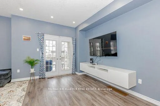 Photo 17 of 9 Hiscott Drive, Hamilton, Waterdown — HOMEH