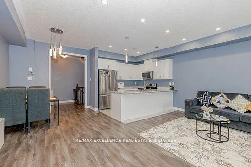 Photo 18 of 9 Hiscott Drive, Hamilton, Waterdown — HOMEH