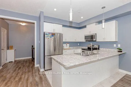 Photo 23 of 9 Hiscott Drive, Hamilton, Waterdown — HOMEH