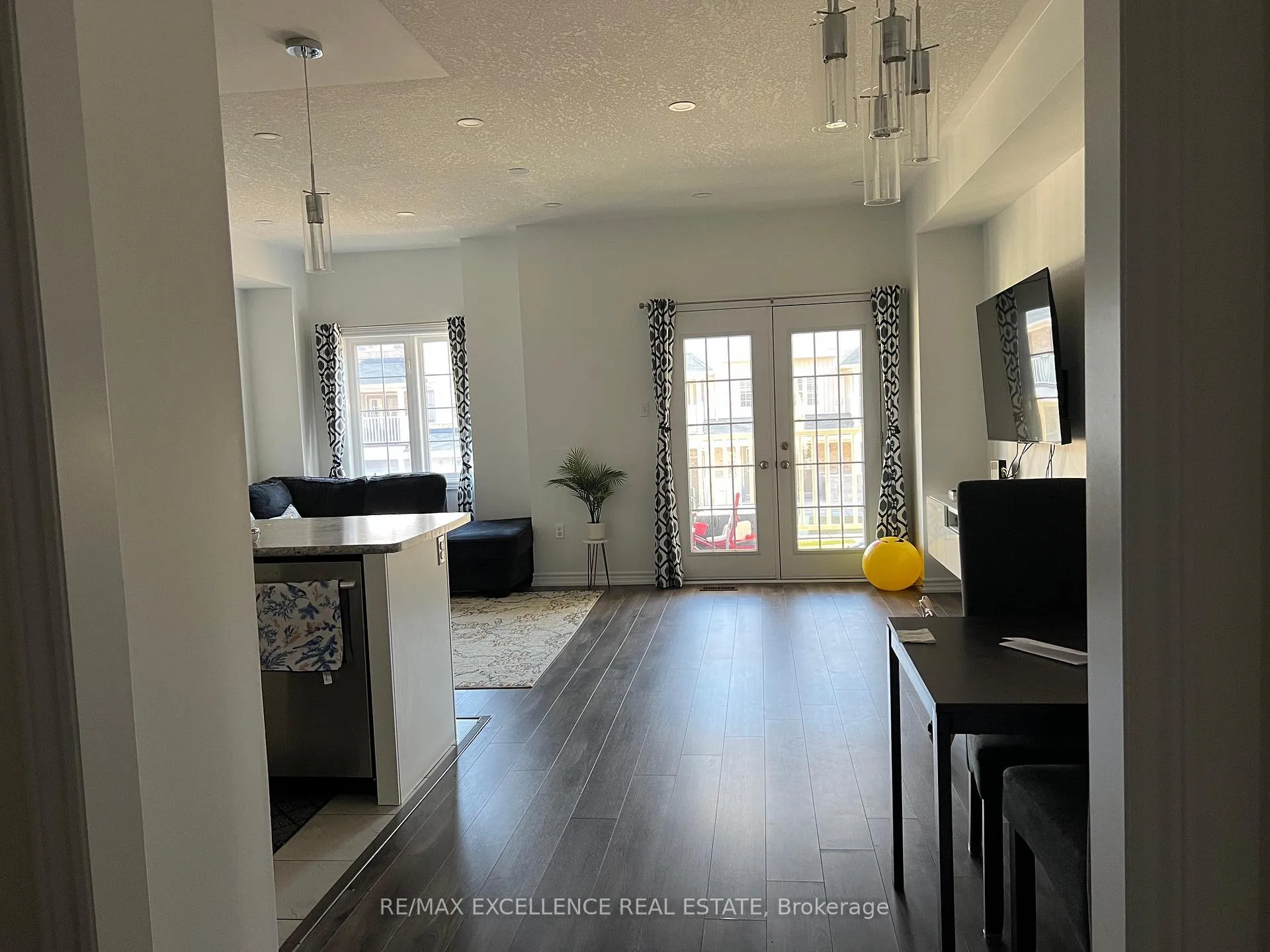 Photo 24 of 9 Hiscott Drive, Hamilton, Waterdown — HOMEH