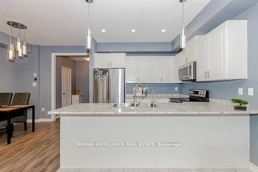 Photo 25 of 9 Hiscott Drive, Hamilton, Waterdown — HOMEH