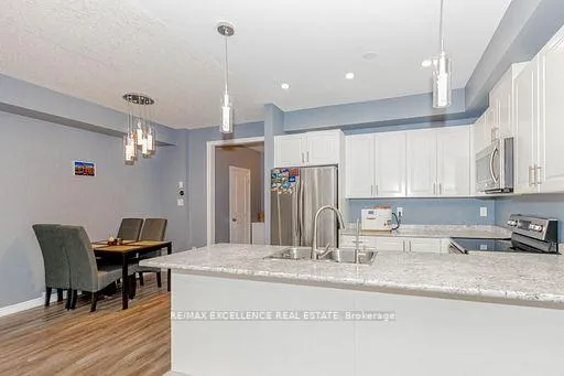 Photo 26 of 9 Hiscott Drive, Hamilton, Waterdown — HOMEH