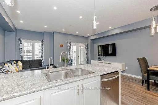 Photo 29 of 9 Hiscott Drive, Hamilton, Waterdown — HOMEH