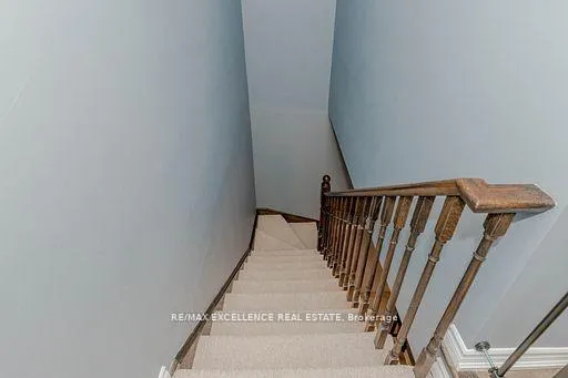 Photo 32 of 9 Hiscott Drive, Hamilton, Waterdown — HOMEH