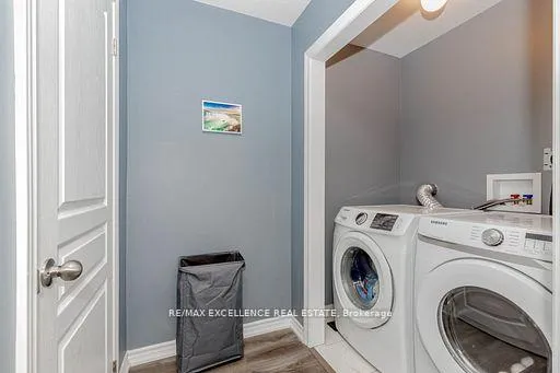 Photo 43 of 9 Hiscott Drive, Hamilton, Waterdown — HOMEH