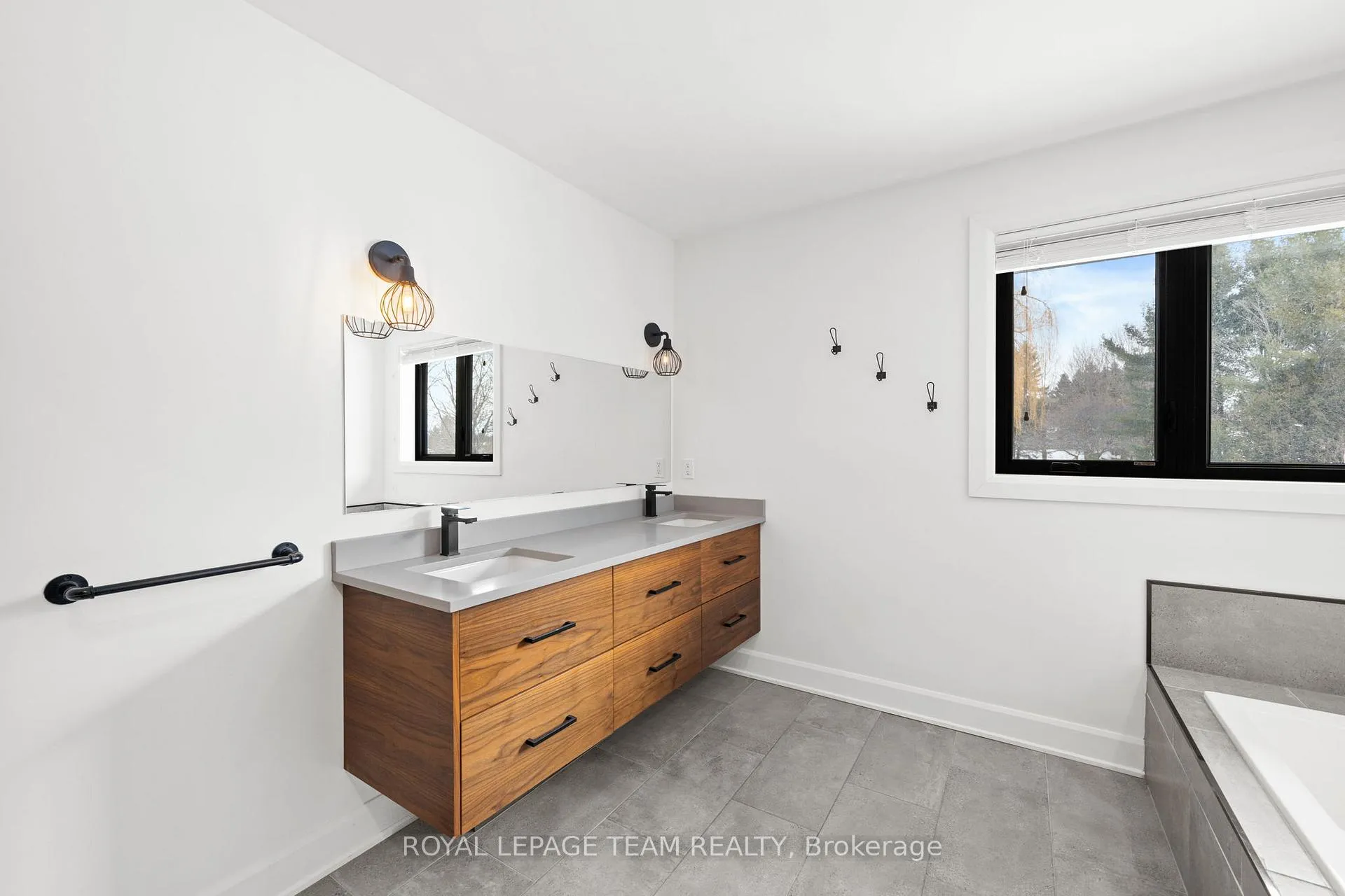 Photo 33 of 2070 River Road, Ottawa, Manotick East to Manotick Station — HOMEH