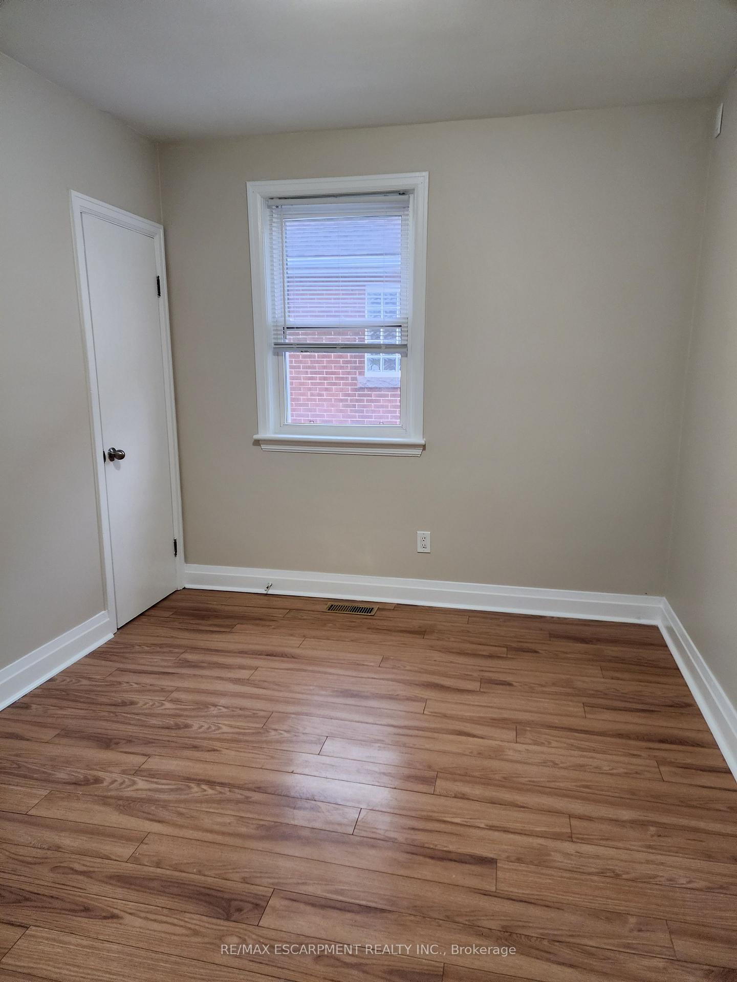 Photo 11 of Unit A, 25 West 4th Street, Hamilton, Bonnington — HOMEH