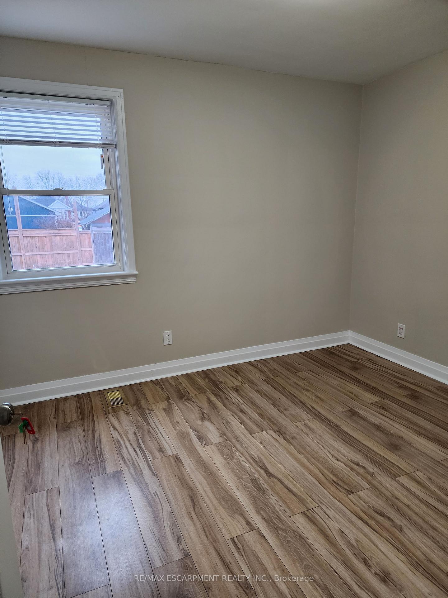 Photo 13 of Unit A, 25 West 4th Street, Hamilton, Bonnington — HOMEH