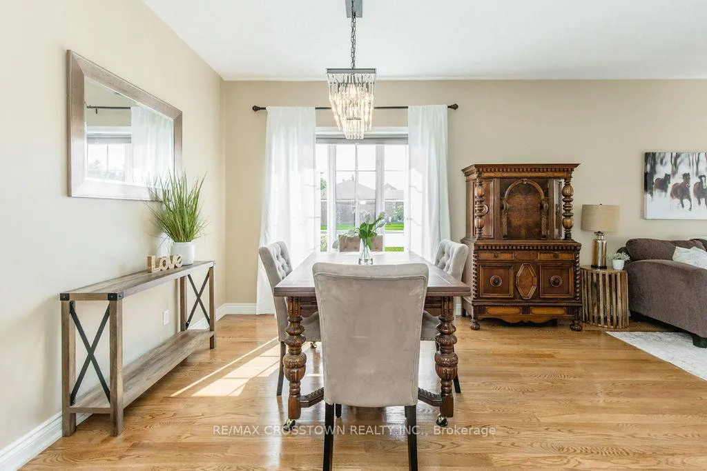 Photo 7 of 1 Bloxham Place, Barrie, Innis-Shore — HOMEH