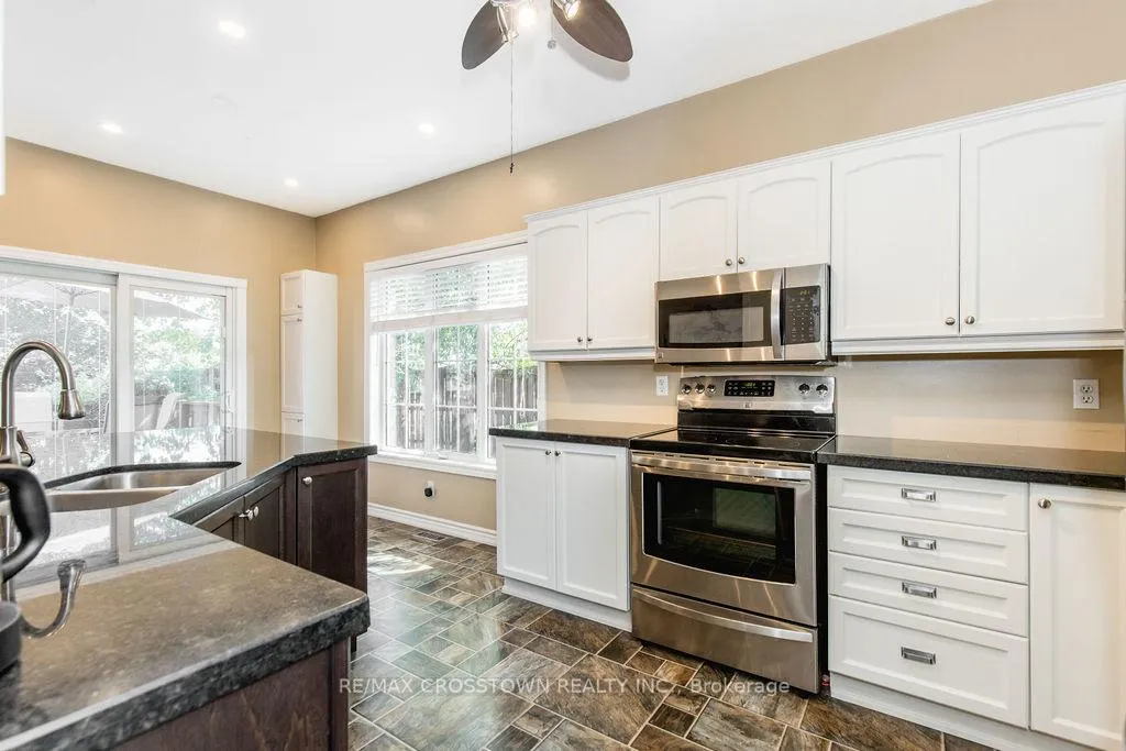 Photo 16 of 1 Bloxham Place, Barrie, Innis-Shore — HOMEH