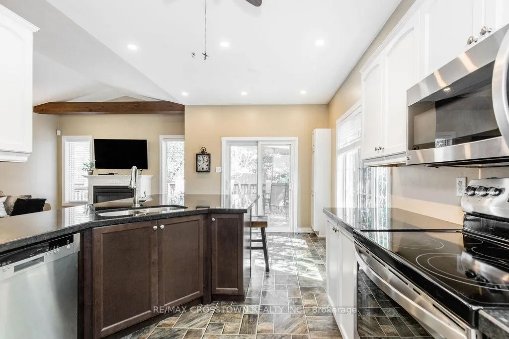 Photo 17 of 1 Bloxham Place, Barrie, Innis-Shore — HOMEH