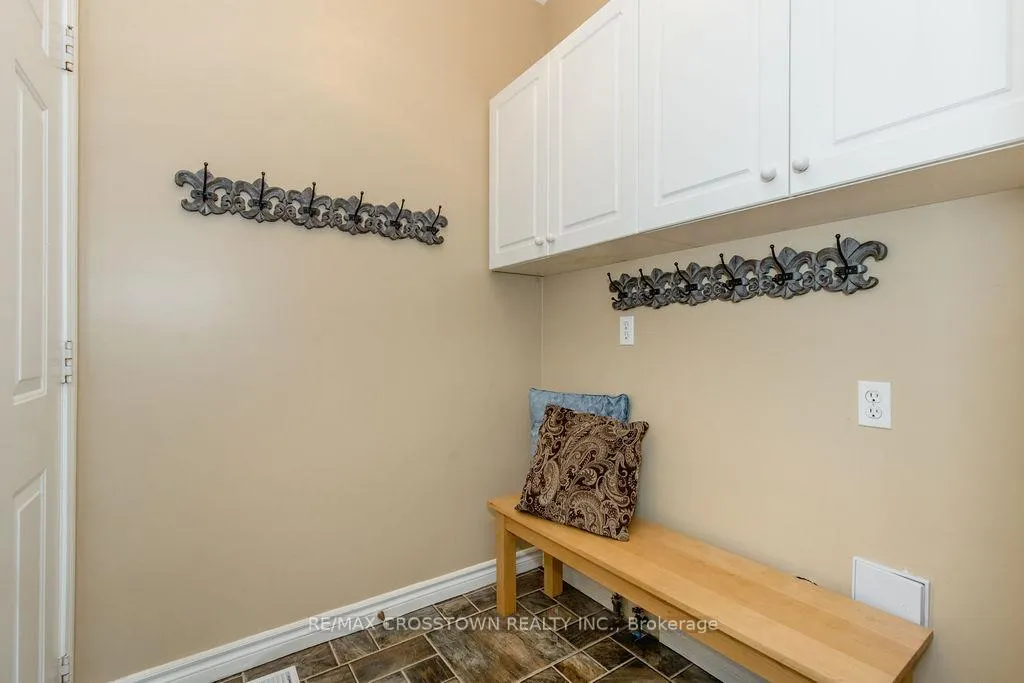 Photo 29 of 1 Bloxham Place, Barrie, Innis-Shore — HOMEH