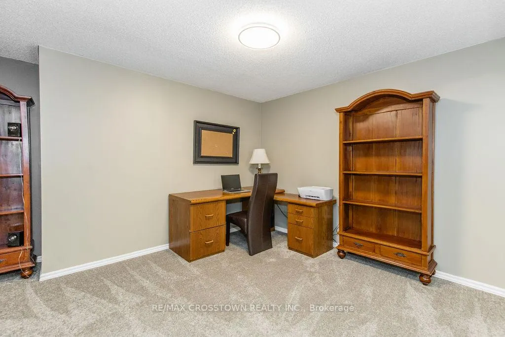 Photo 33 of 1 Bloxham Place, Barrie, Innis-Shore — HOMEH