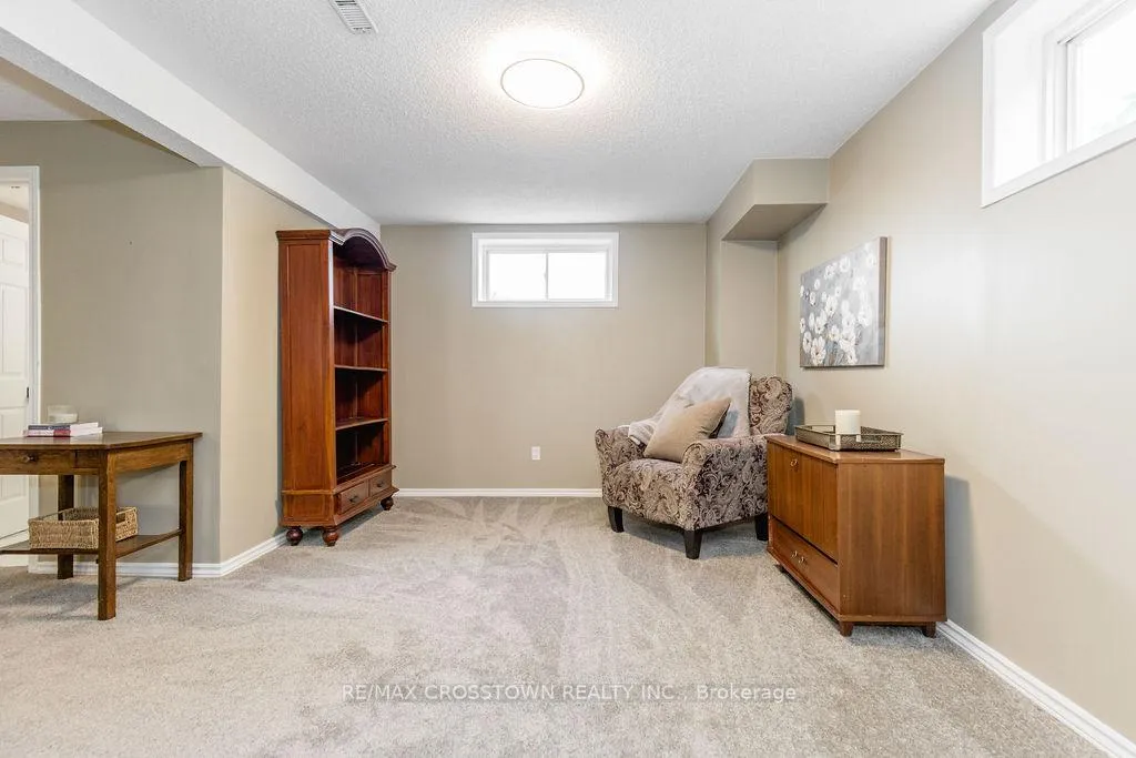 Photo 34 of 1 Bloxham Place, Barrie, Innis-Shore — HOMEH