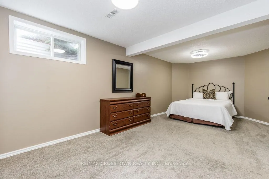 Photo 37 of 1 Bloxham Place, Barrie, Innis-Shore — HOMEH