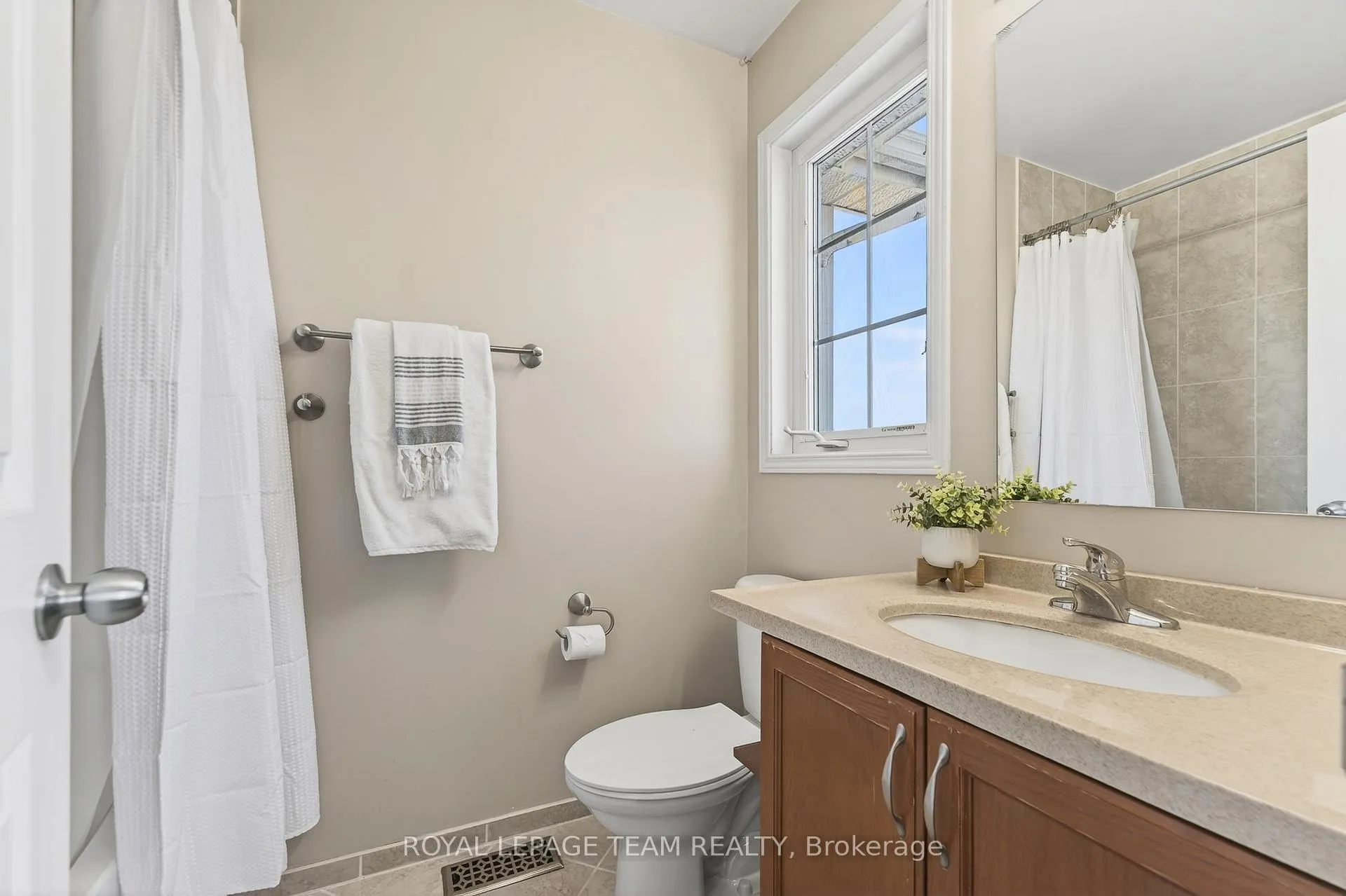 Photo 34 of 242 Opus Street, Ottawa, Kanata - Emerald Meadows/Trailwest — HOMEH
