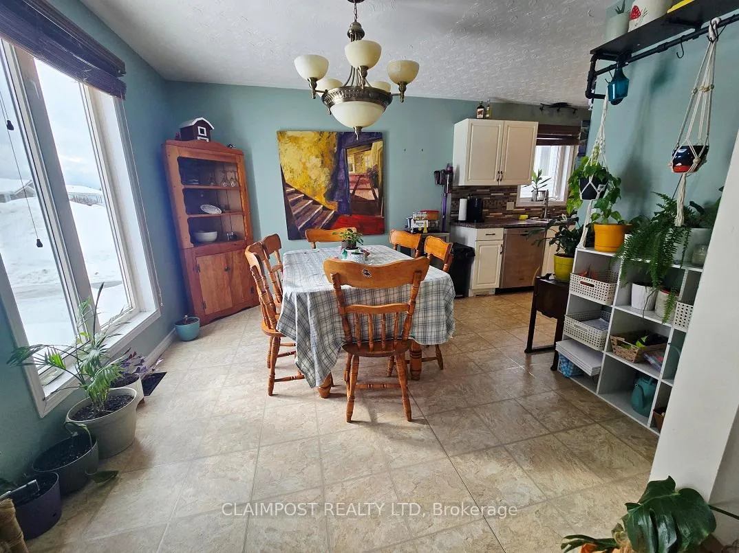 Photo 4 of 1266 Park Avenue, Timmins, MTJ - Main Area — HOMEH