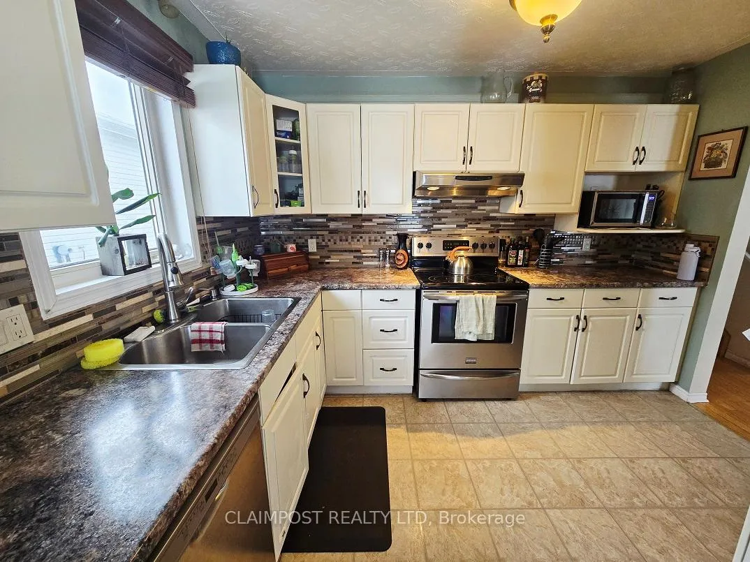 Photo 5 of 1266 Park Avenue, Timmins, MTJ - Main Area — HOMEH