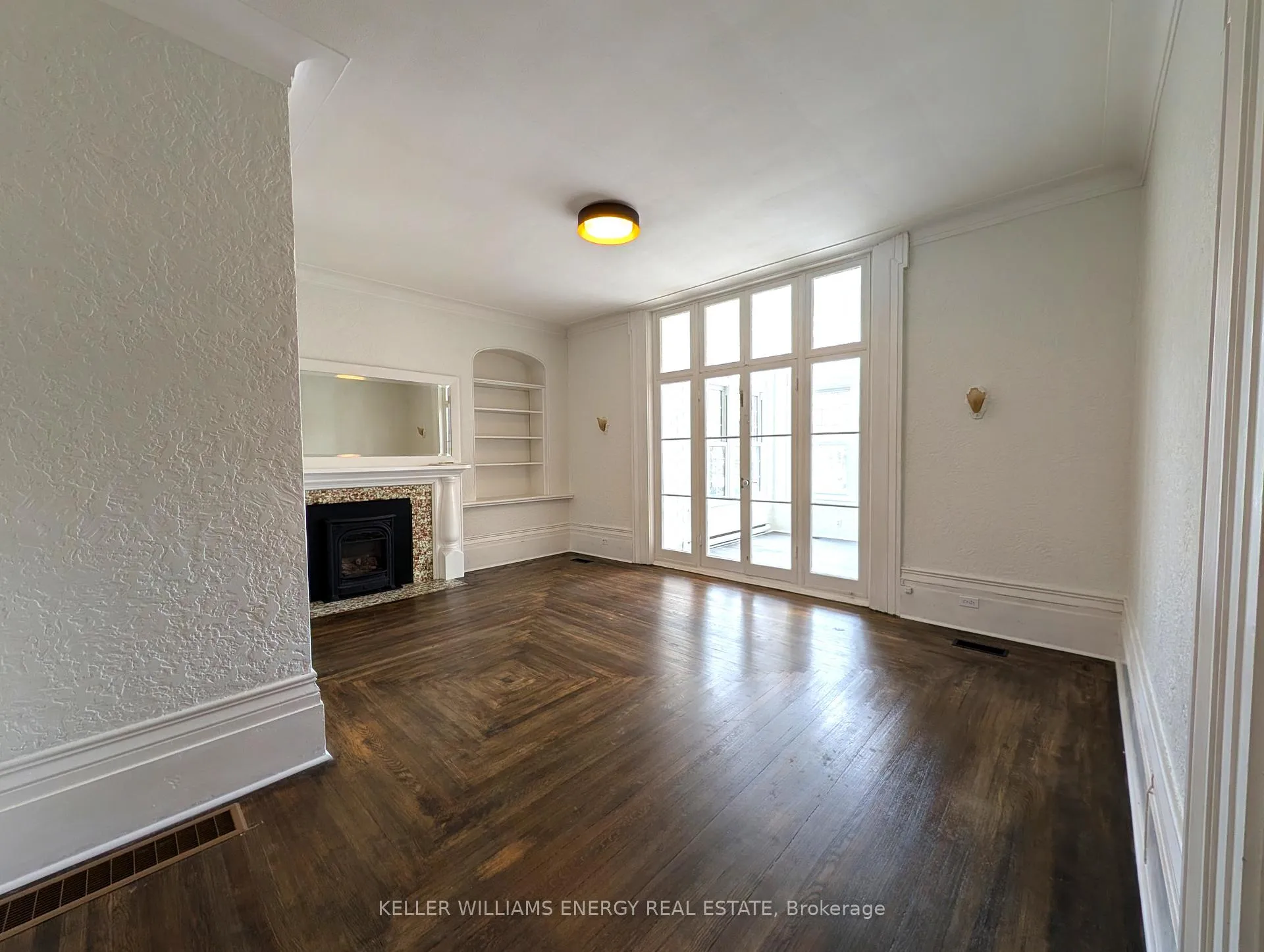 Photo 4 of Unit Unit 2, 35 King Street, Prince Edward County, Picton Ward — HOMEH