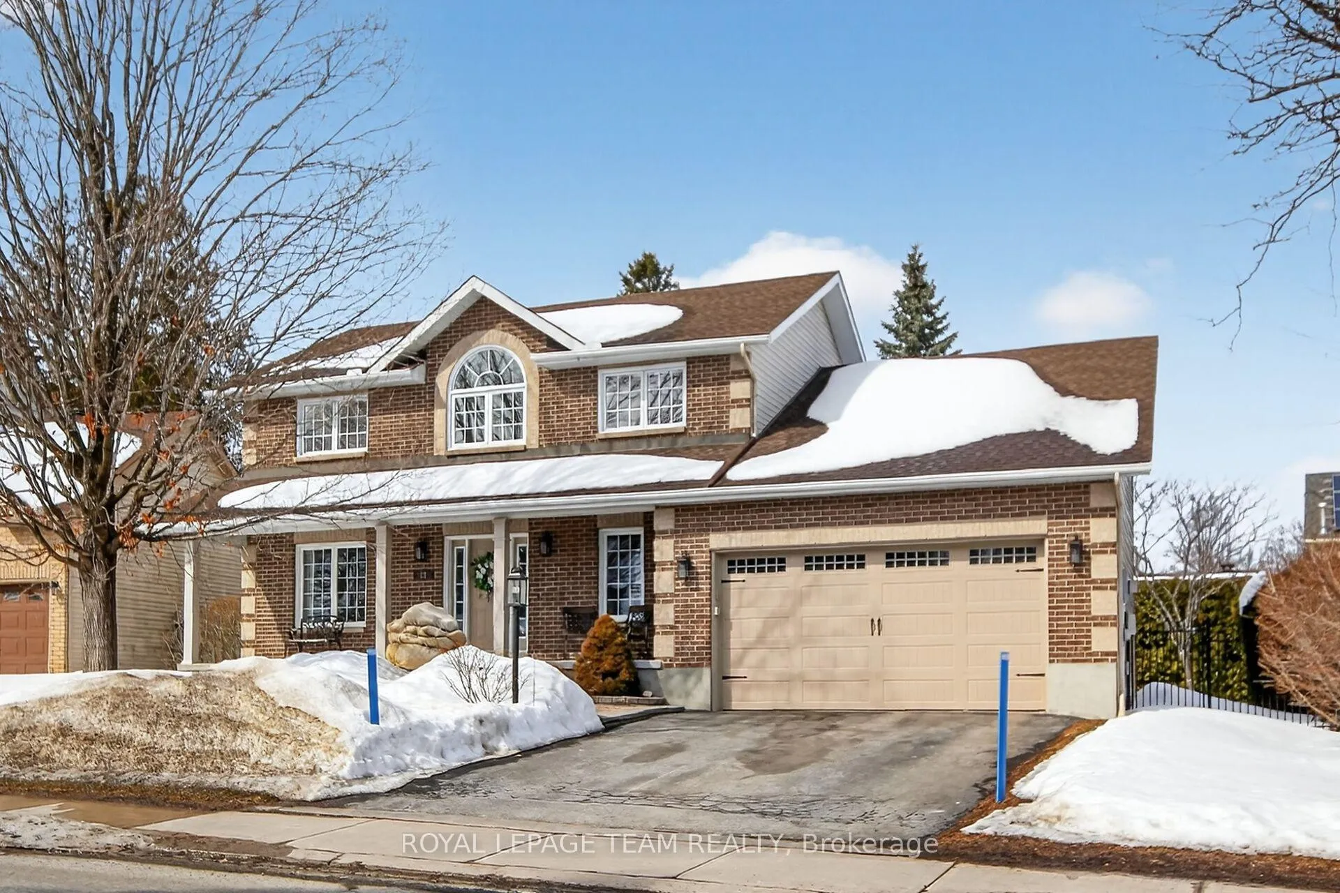Photo 2 of 22 Renshaw Avenue, Ottawa, Stittsville (Central) — HOMEH