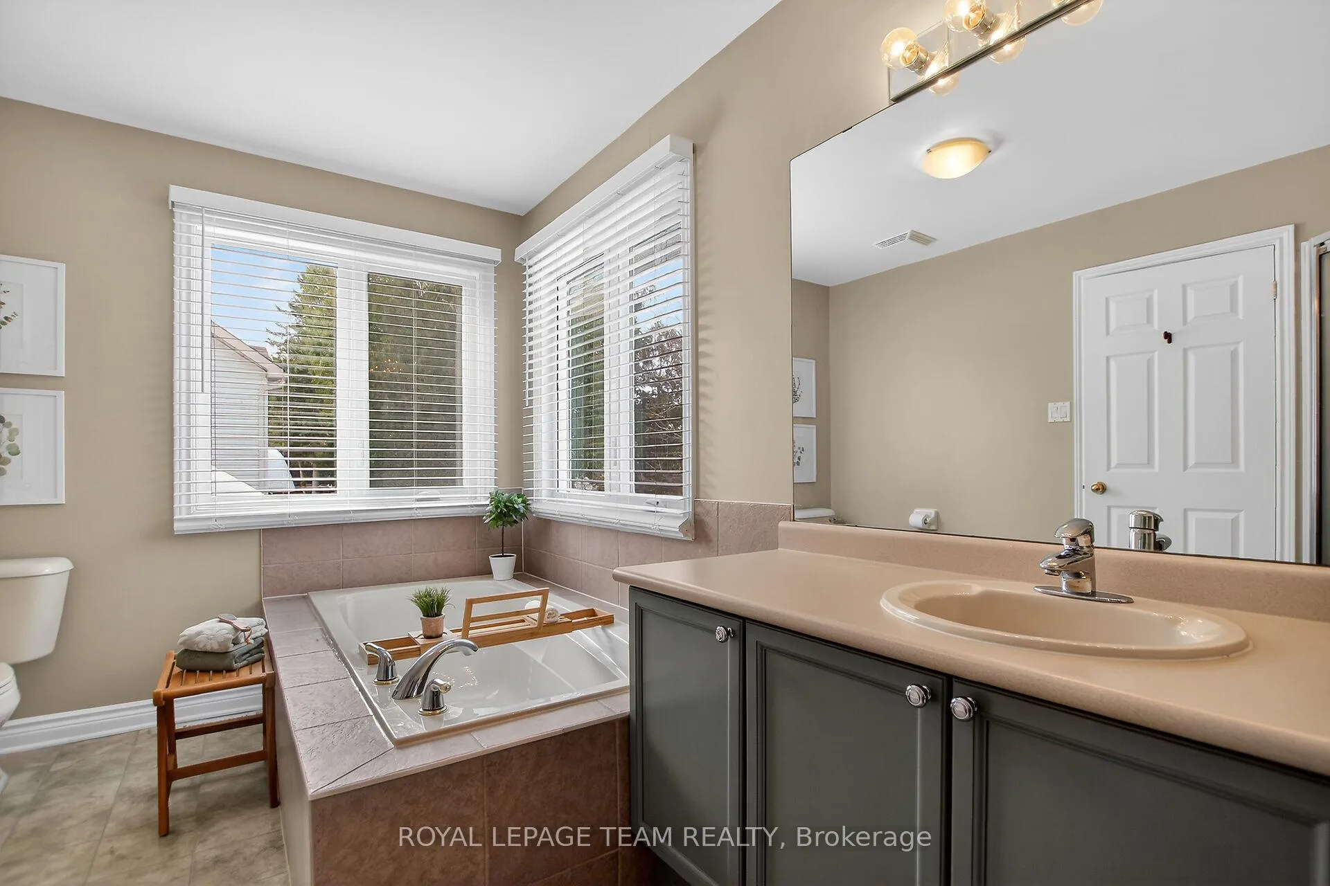 Photo 26 of 22 Renshaw Avenue, Ottawa, Stittsville (Central) — HOMEH