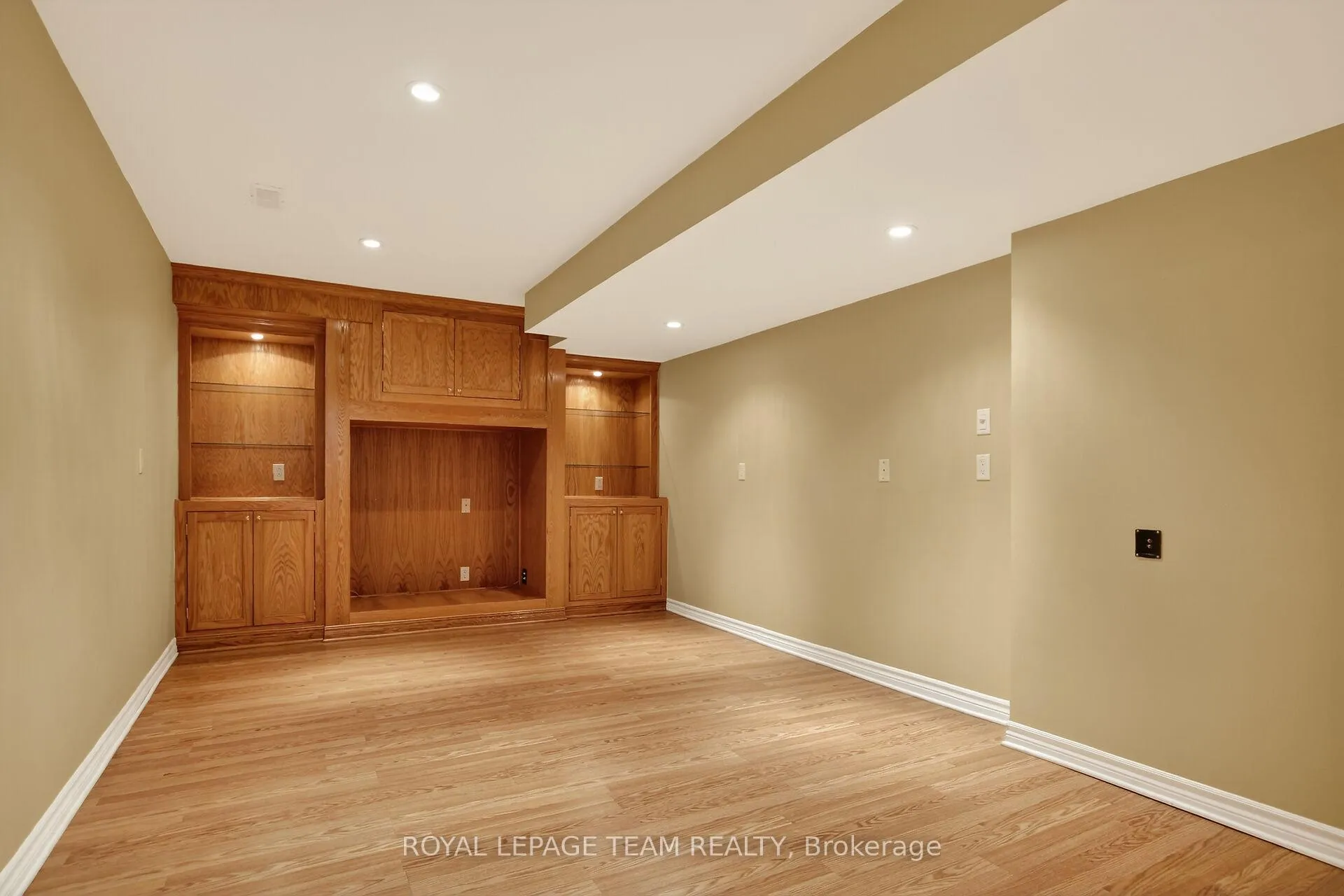 Photo 36 of 22 Renshaw Avenue, Ottawa, Stittsville (Central) — HOMEH
