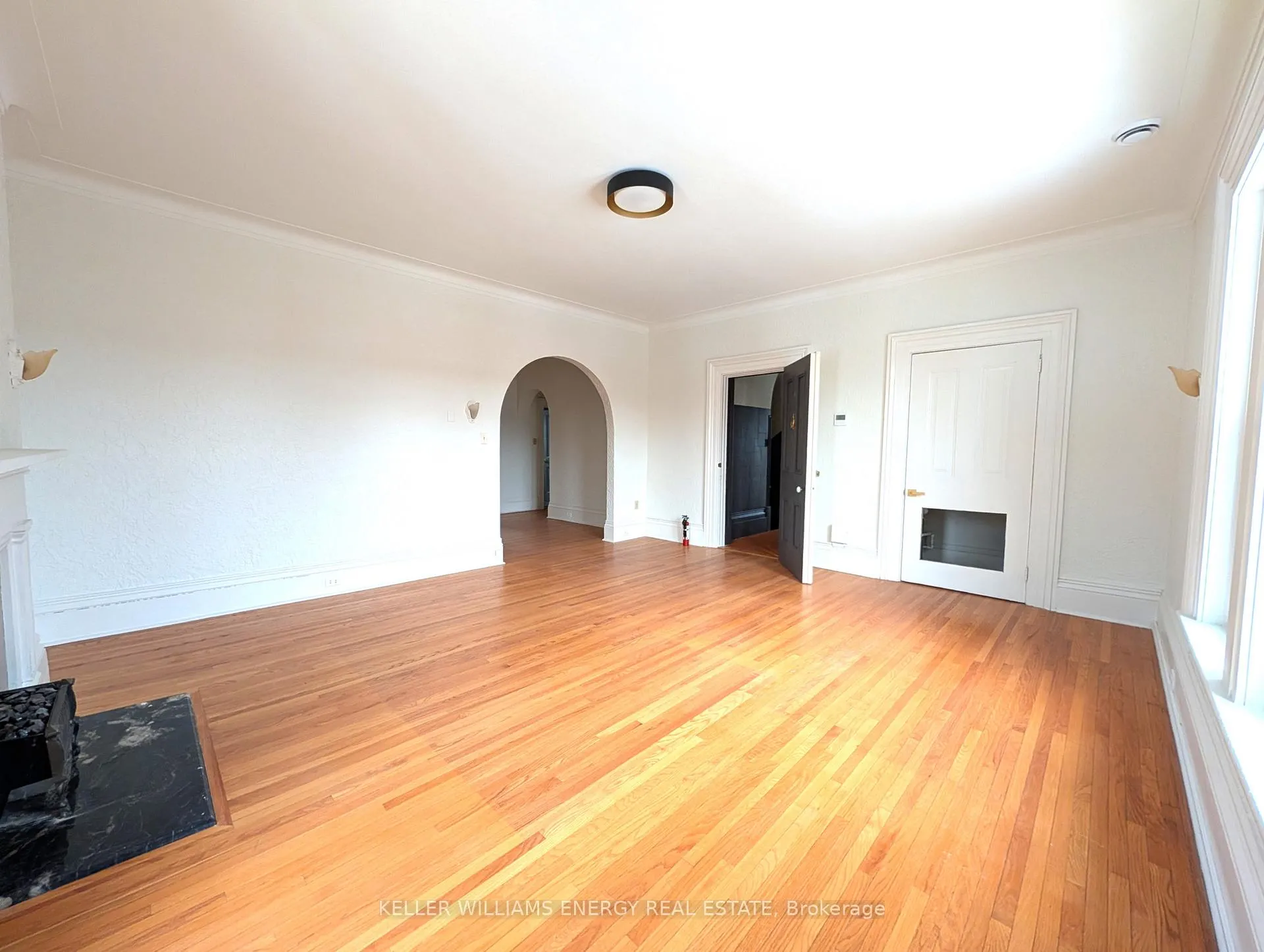Photo 5 of Unit Unit 3, 35 King Street, Prince Edward County, Picton Ward — HOMEH