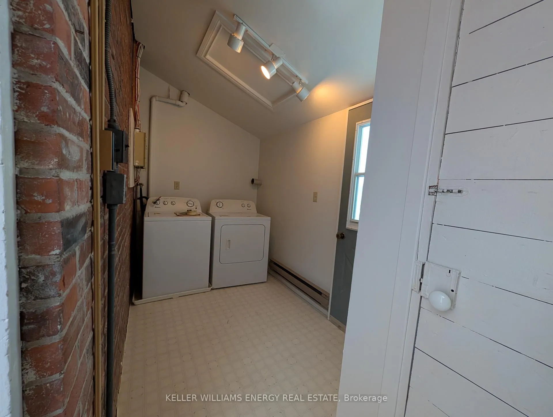 Photo 31 of Unit Unit 3, 35 King Street, Prince Edward County, Picton Ward — HOMEH