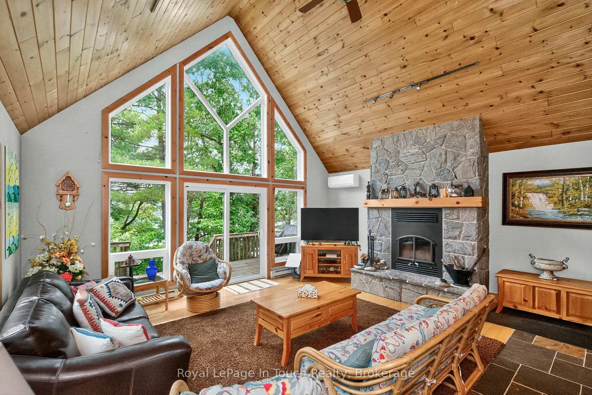 Photo of 390 Island 360