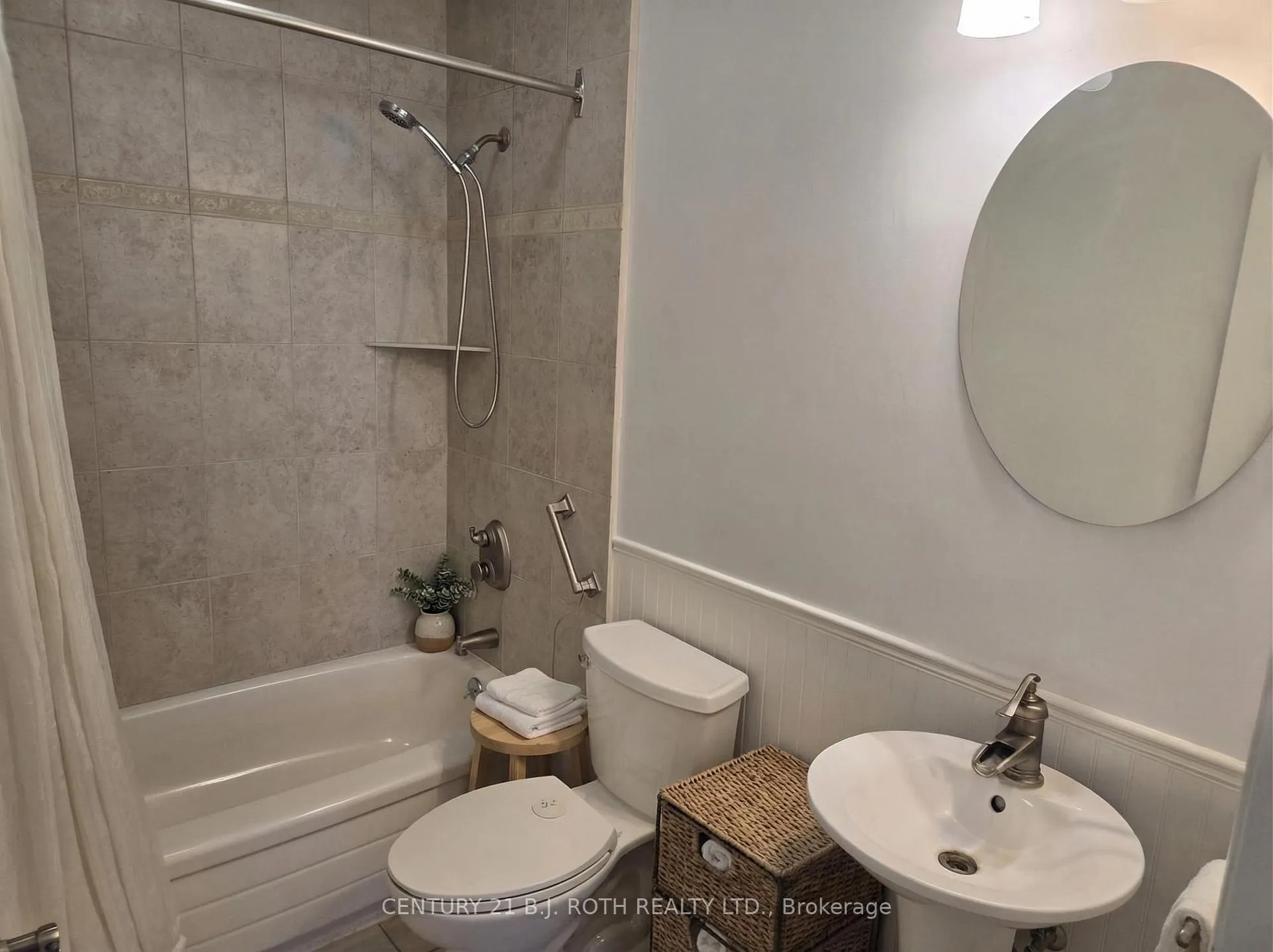 Photo 10 of Unit 306, 200 Collier Street, Barrie, Codrington — HOMEH