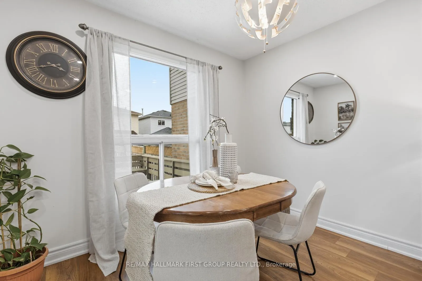 Photo 7 of 164 Wright Crescent, Ajax, Central — HOMEH