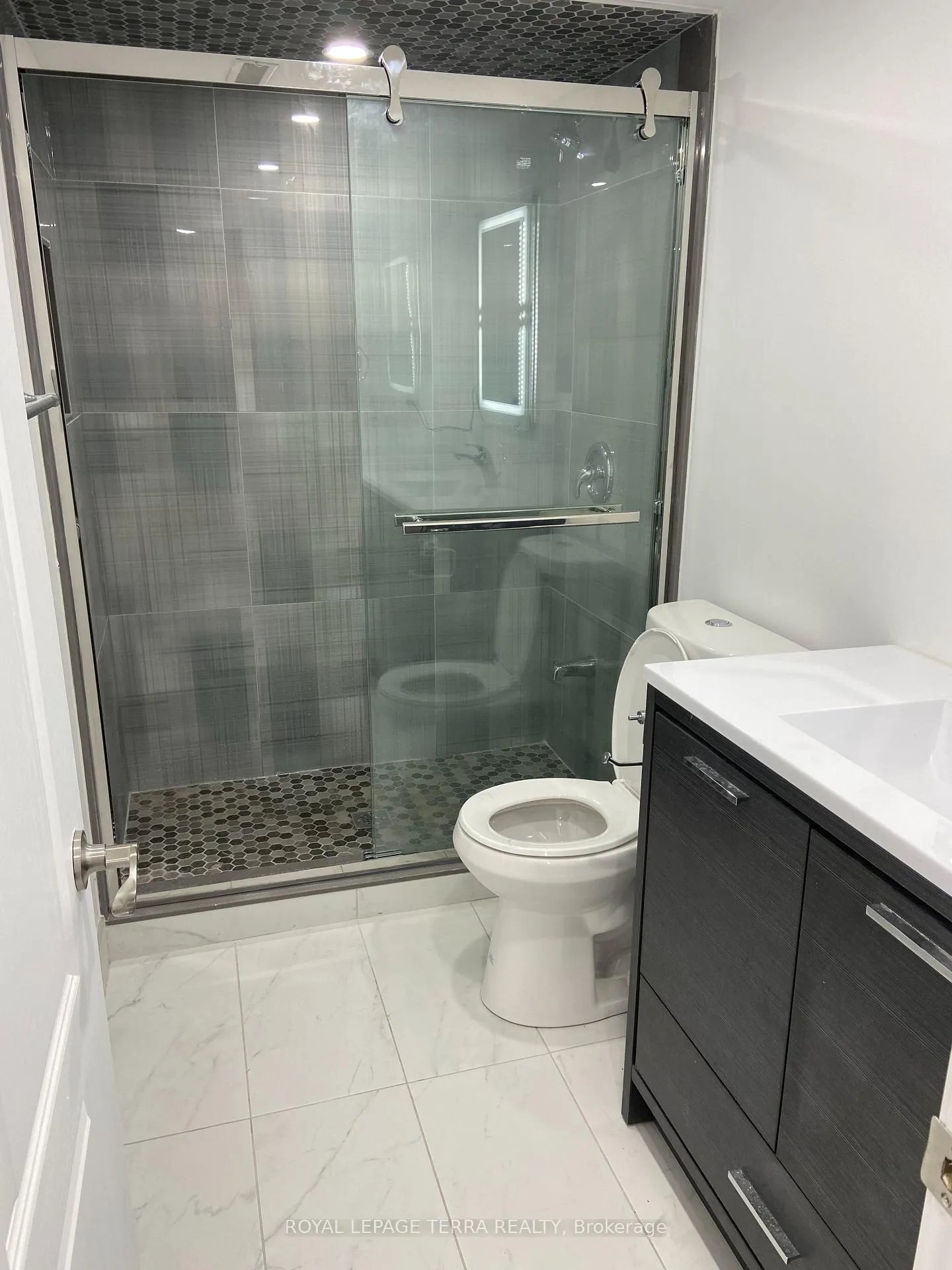 Photo 6 of Unit Basement, 44 Howling Crescent, Ajax, South East — HOMEH
