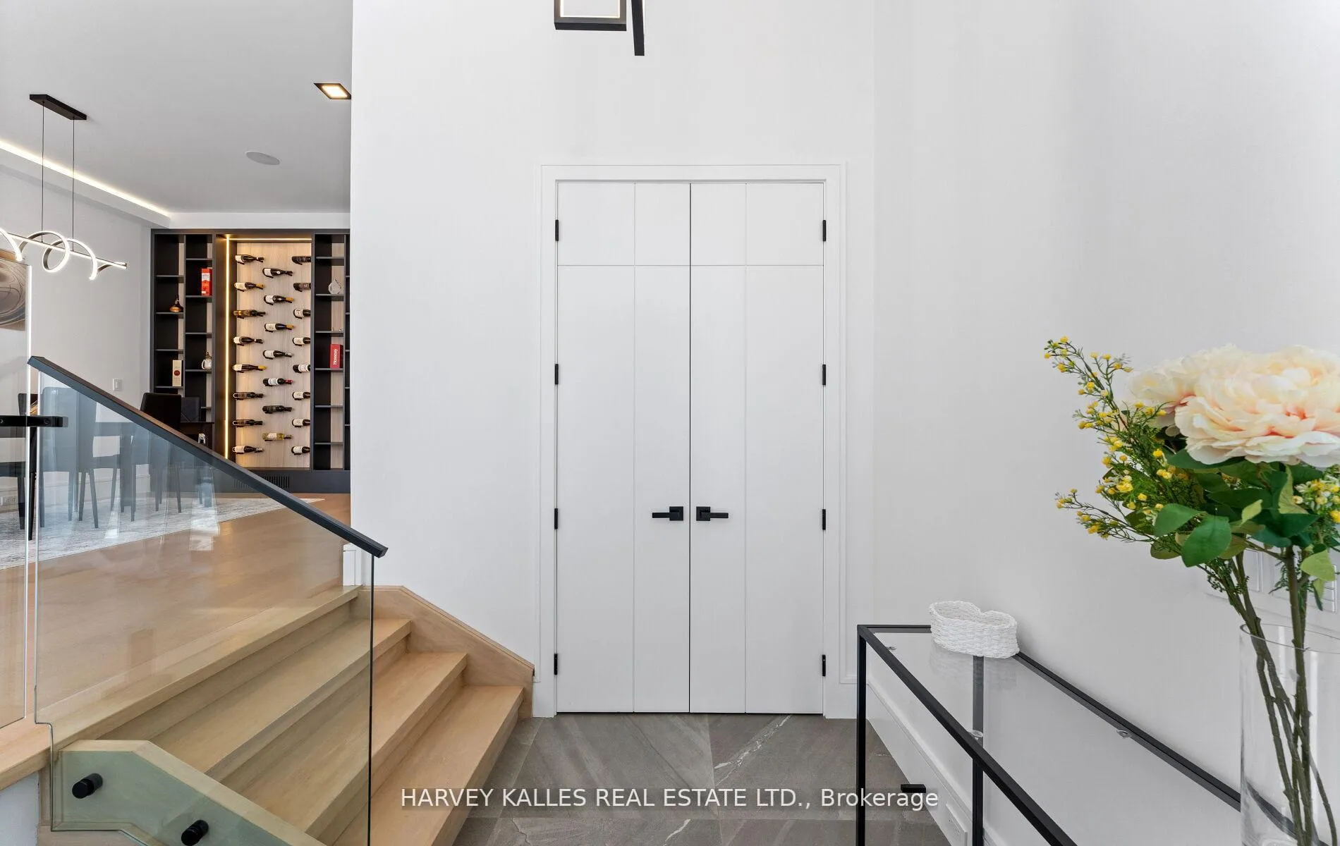 Photo 3 of 656 Oriole Parkway, Toronto, Yonge-Eglinton — HOMEH