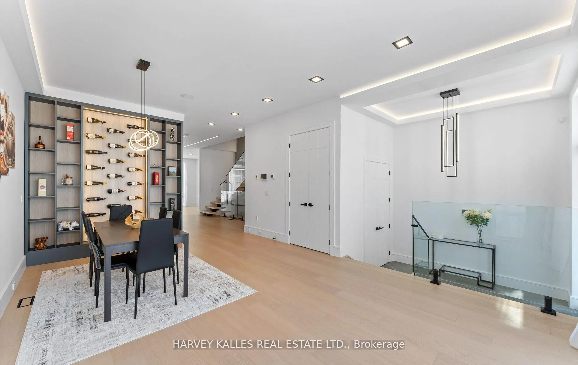 Photo 5 of 656 Oriole Parkway, Toronto, Yonge-Eglinton — HOMEH