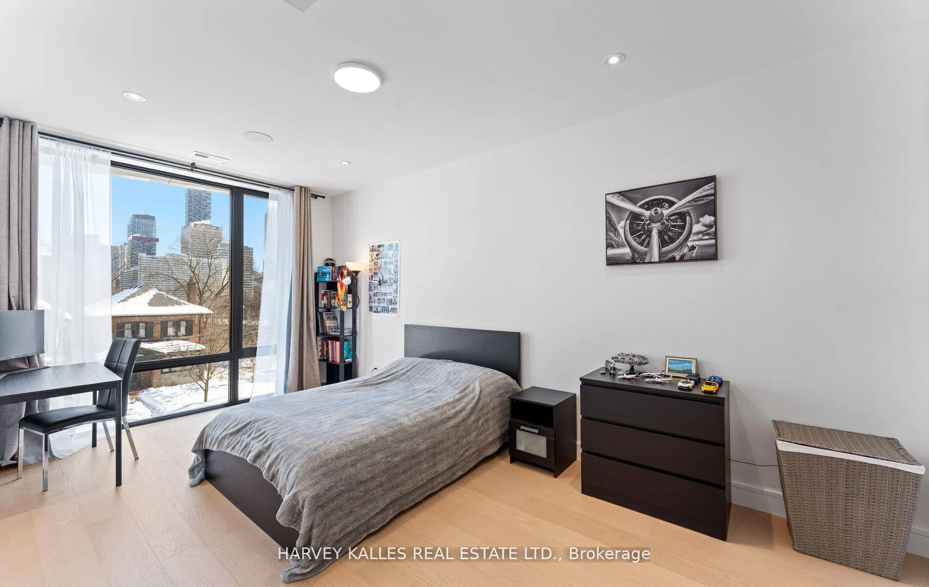Photo 12 of 656 Oriole Parkway, Toronto, Yonge-Eglinton — HOMEH