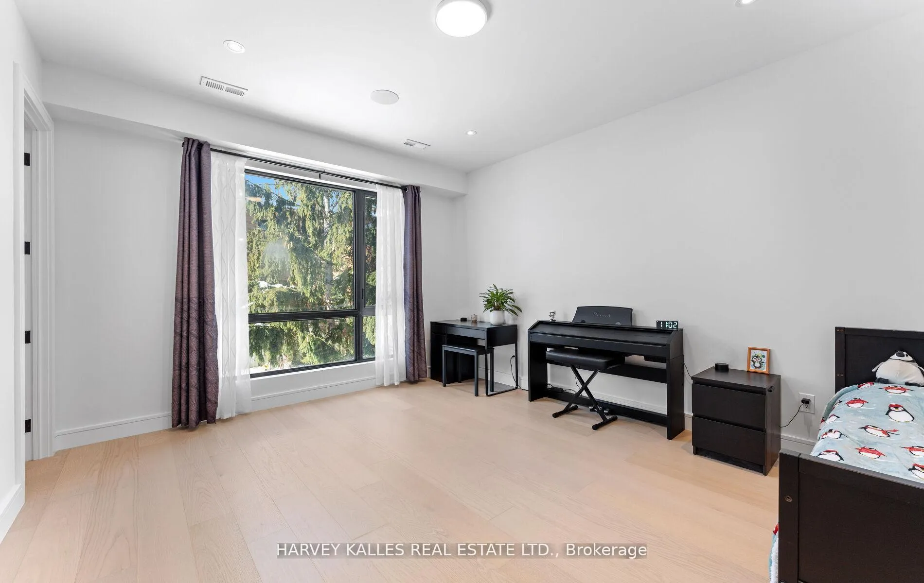 Photo 17 of 656 Oriole Parkway, Toronto, Yonge-Eglinton — HOMEH