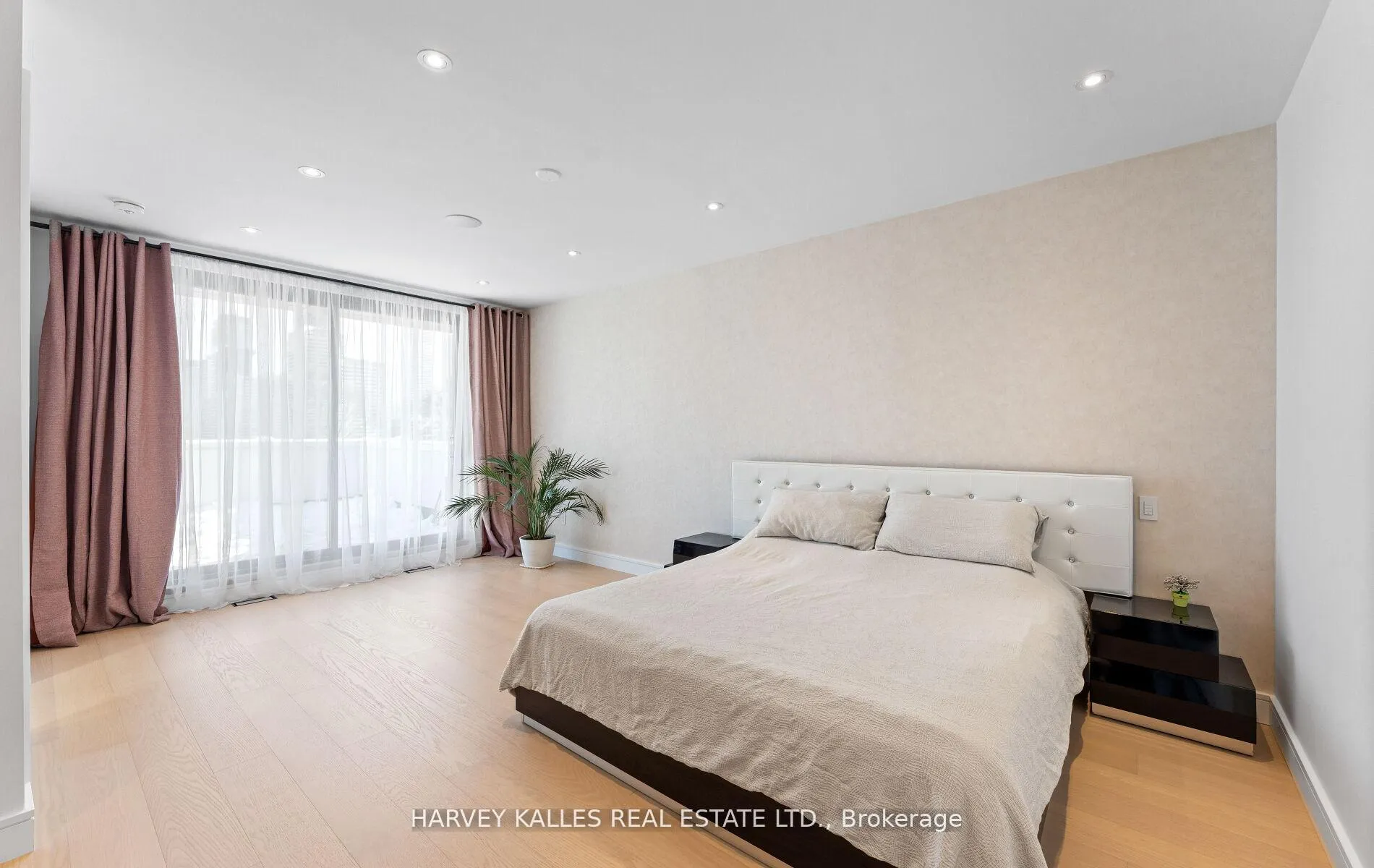 Photo 26 of 656 Oriole Parkway, Toronto, Yonge-Eglinton — HOMEH