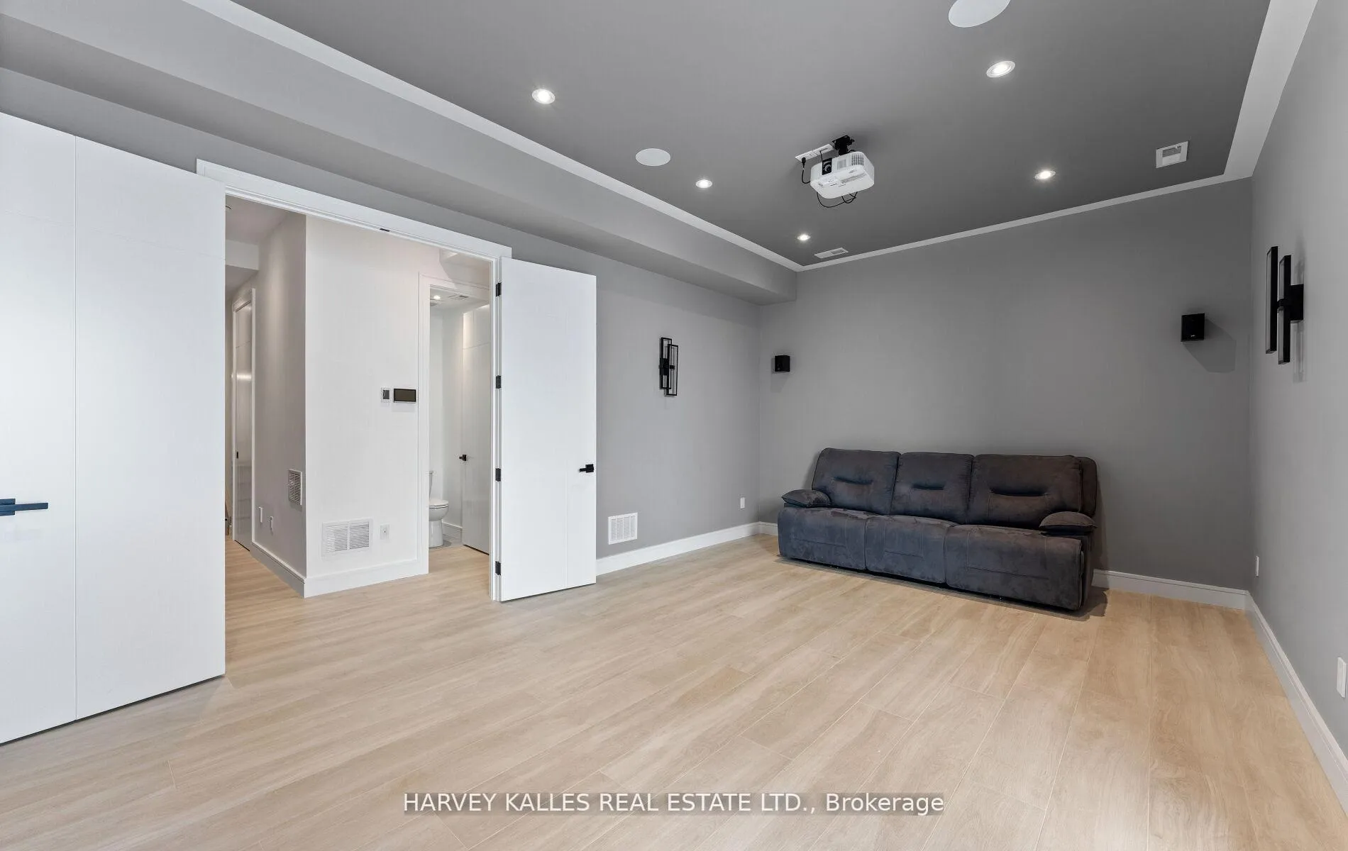 Photo 35 of 656 Oriole Parkway, Toronto, Yonge-Eglinton — HOMEH