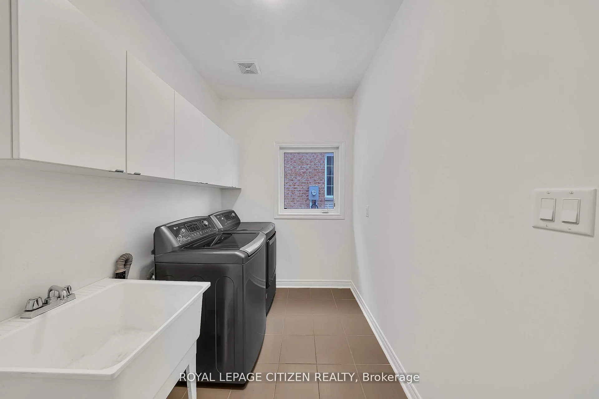 Photo 16 of 1882 Esterbrook Drive, Oshawa, Taunton — HOMEH
