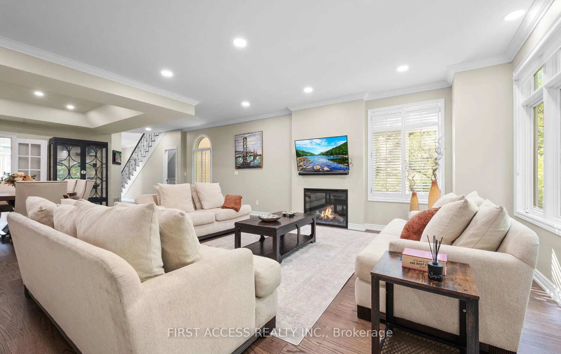 Photo 10 of 64 Hillside Drive, Toronto, Broadview North — HOMEH