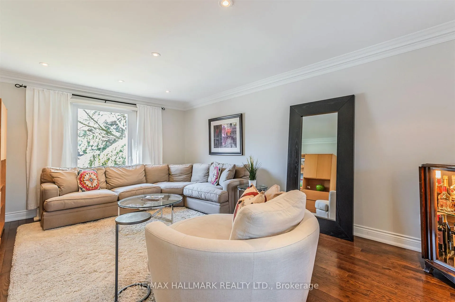 Photo 5 of 136 Mossgrove Trail, North York, St. Andrew-Windfields — HOMEH