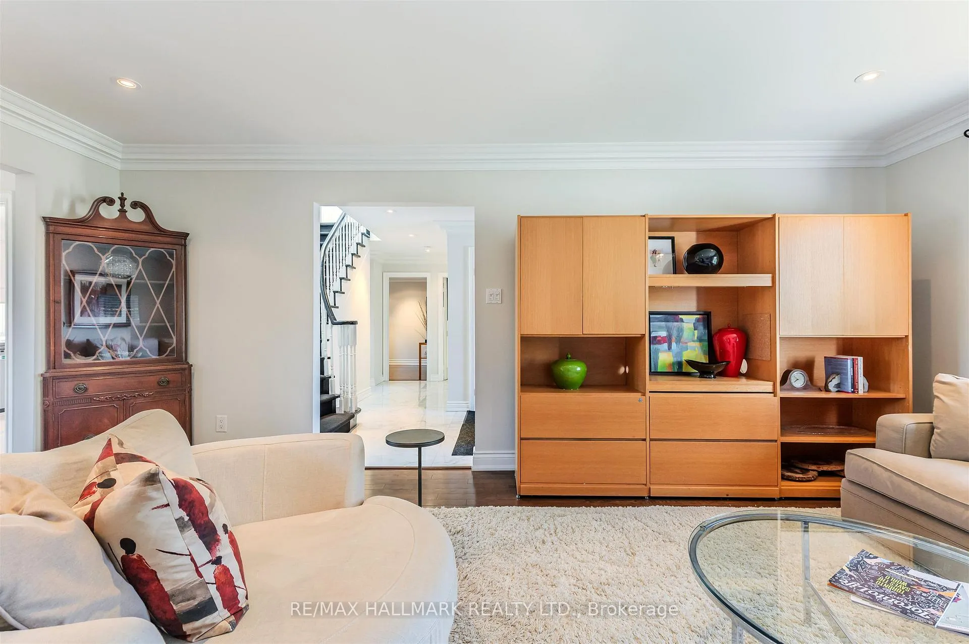 Photo 6 of 136 Mossgrove Trail, North York, St. Andrew-Windfields — HOMEH