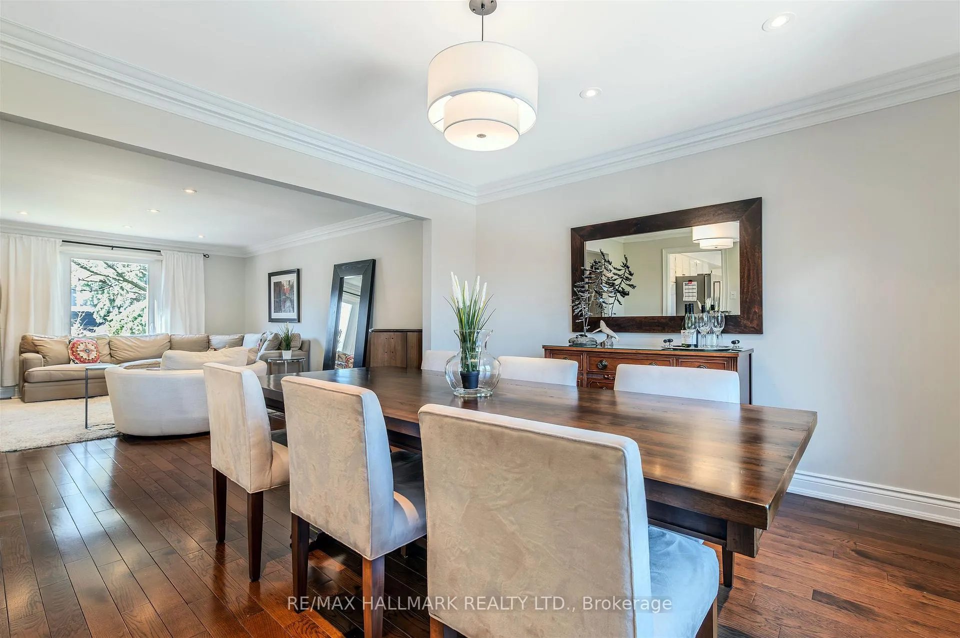 Photo 8 of 136 Mossgrove Trail, North York, St. Andrew-Windfields — HOMEH