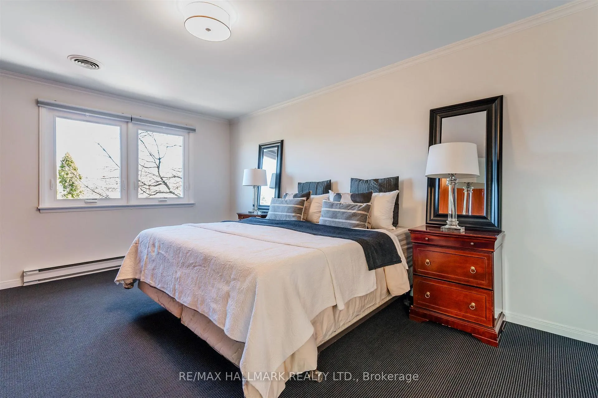 Photo 19 of 136 Mossgrove Trail, North York, St. Andrew-Windfields — HOMEH