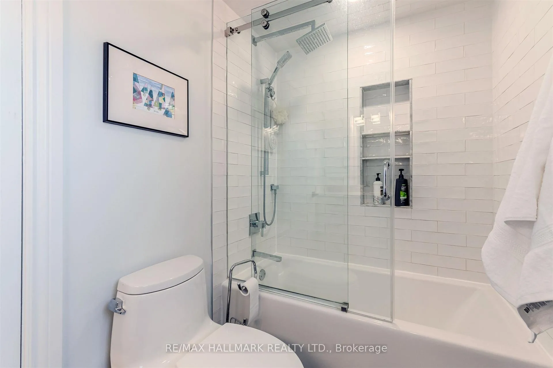 Photo 29 of 136 Mossgrove Trail, North York, St. Andrew-Windfields — HOMEH
